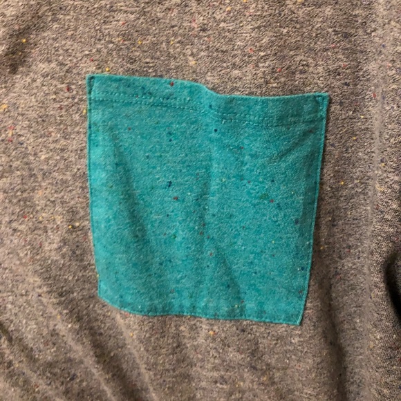 ❌SOLD❌ Men Speckled Gray & Turquoise Pocket Shirt - Picture 3 of 4